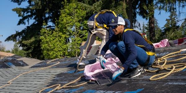 Guardian Roofing celebrates National Roofing Week by honoring Vietnam veteran and wife as 2025 HALO Project recipients