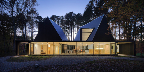 Atas International Steeplechase house