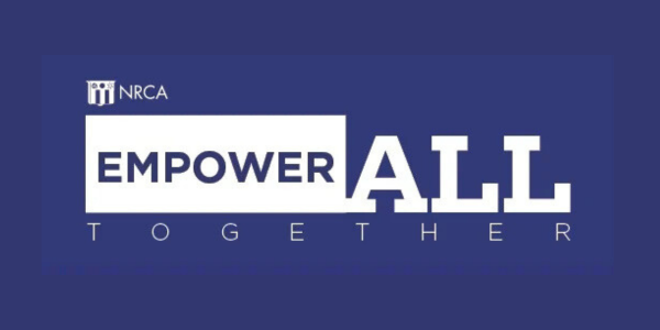 Celebrando la comunidad en la industria en la recepción de EmpowerAll.